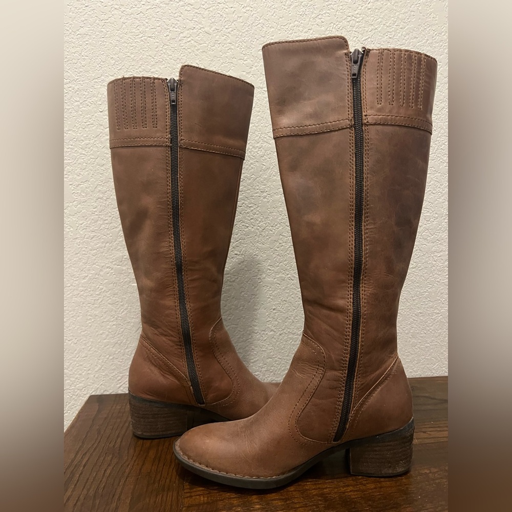 BORN brown tall leather boot - Picture 4 of 6